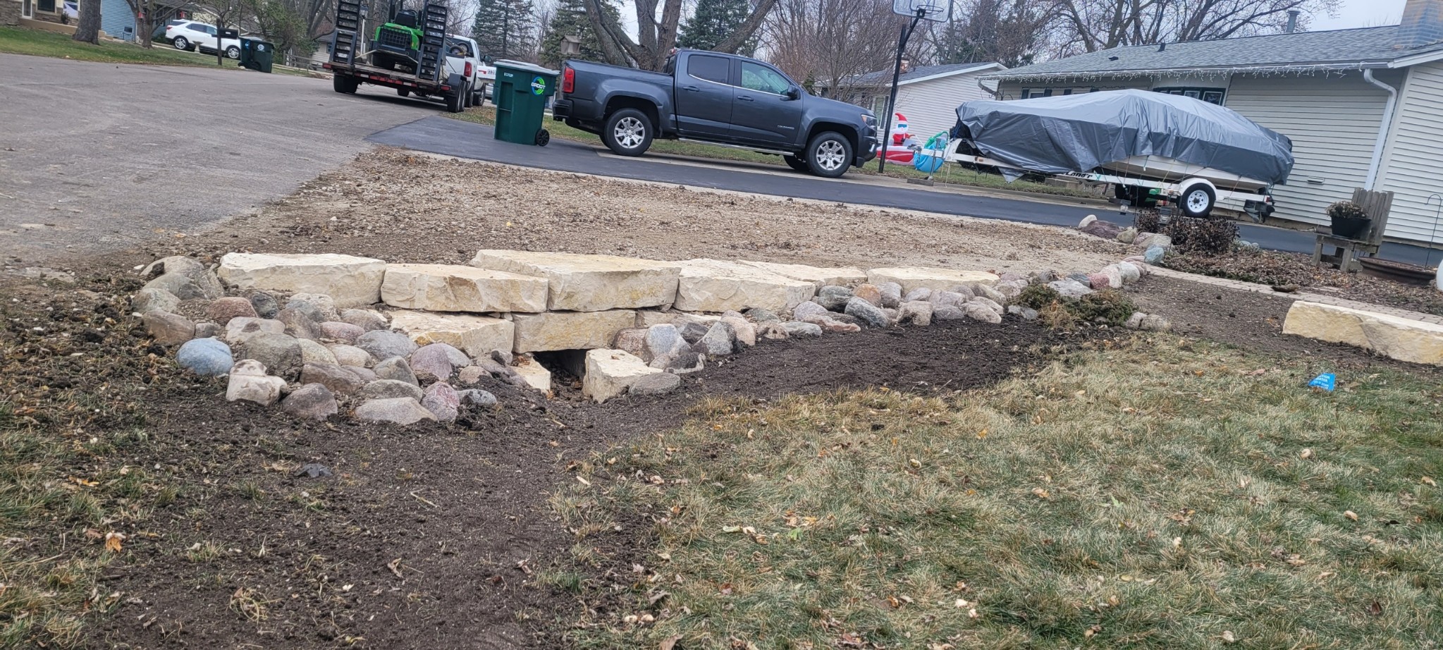 Two man outcropping retaining wall, Batavia, IL — B&L Landscape
