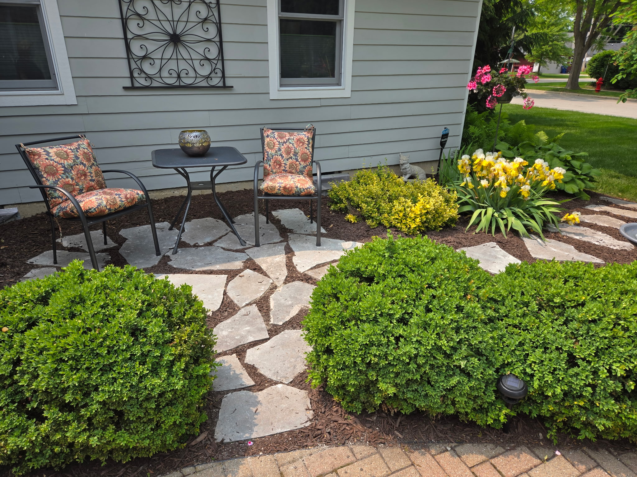 Flagstone seating area, St. Charles, IL — B&L Landscape