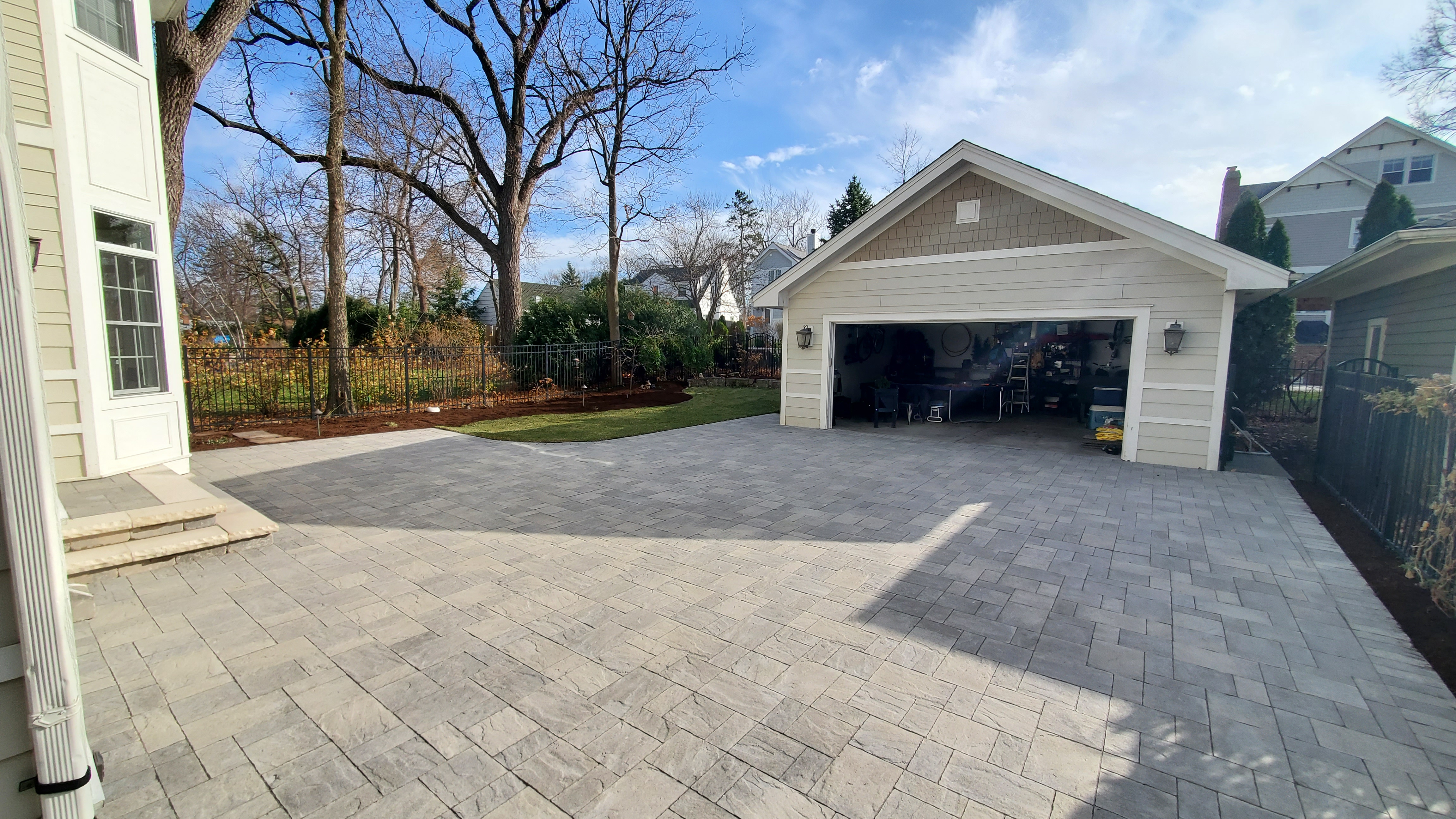 Paver driveway and back step, Glen Ellyn, IL — B&L Landscape